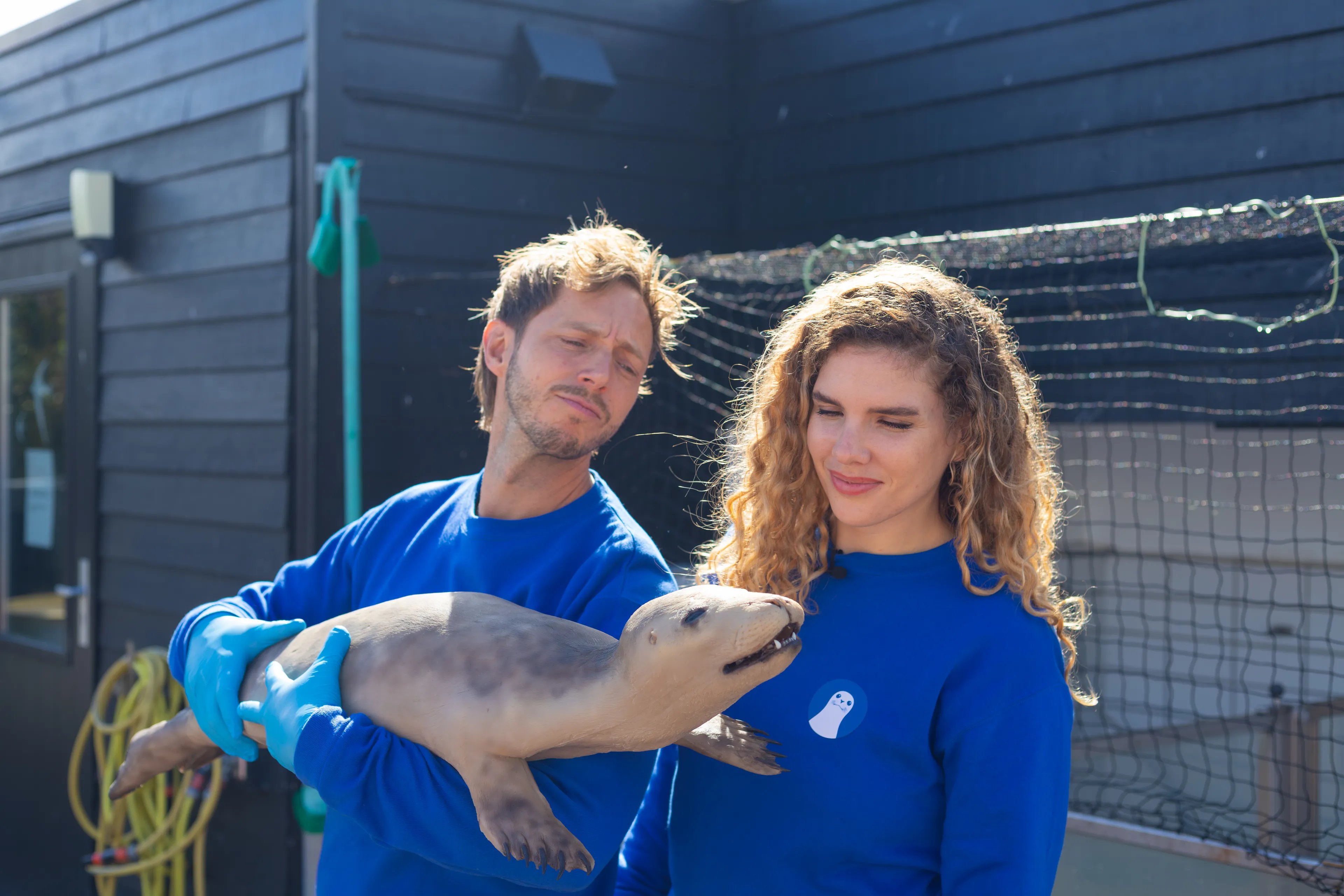 Rachel en Elbert passen op